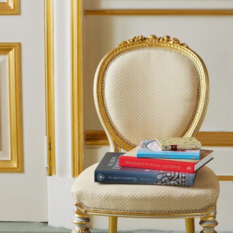 Clearance A Royal Cookbook: Seasonal Recipes From Buckingham Palace Bakeware